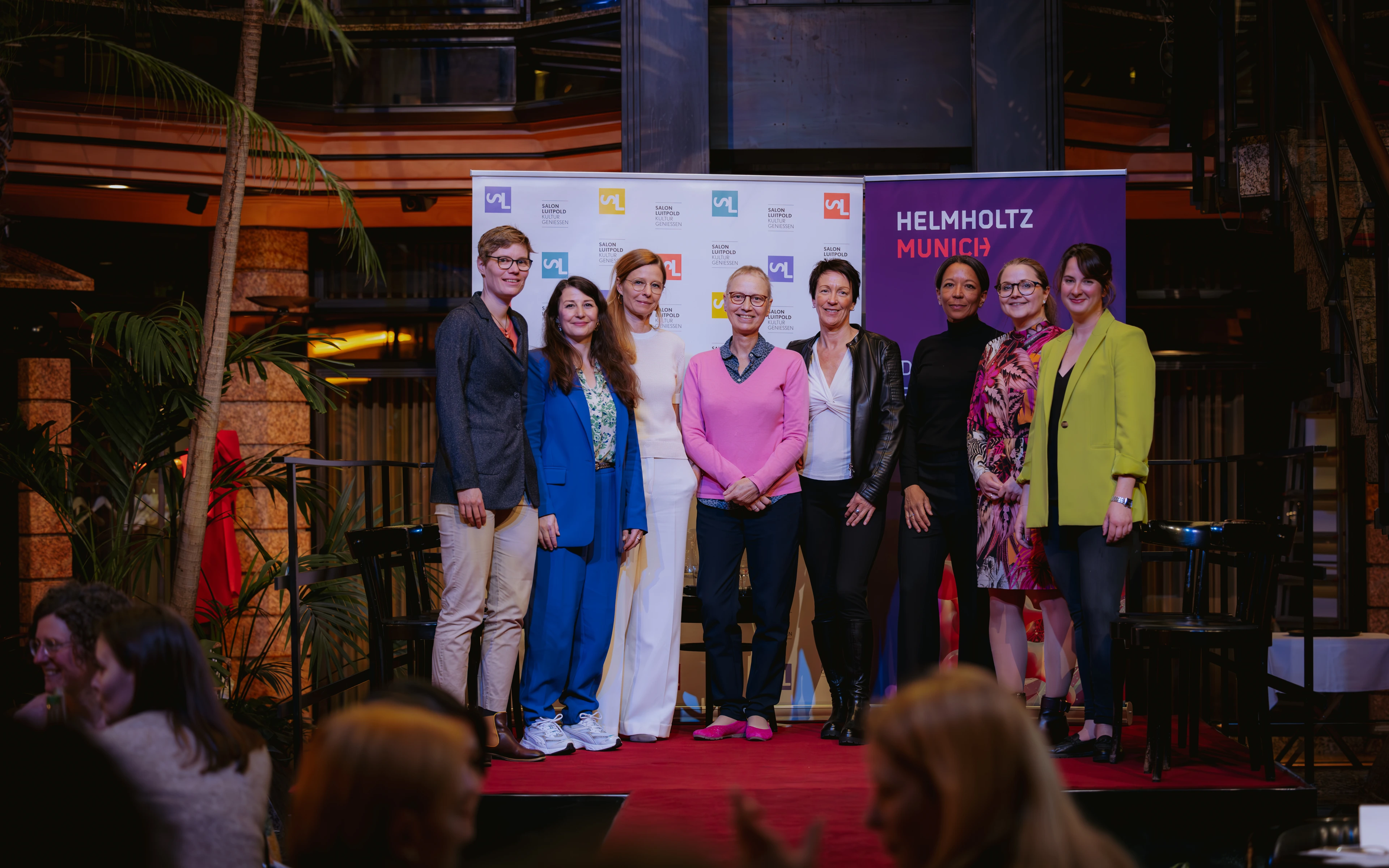 Gruppenfoto auf dem Event Inspiring Careers – Insights on Female Leadership