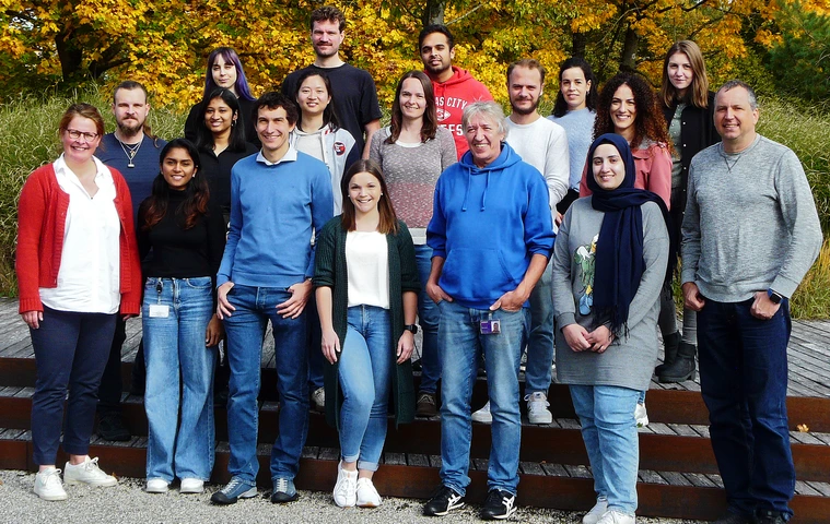 Gruppenfoto IRM Schmid and Bartzsch group Okt22