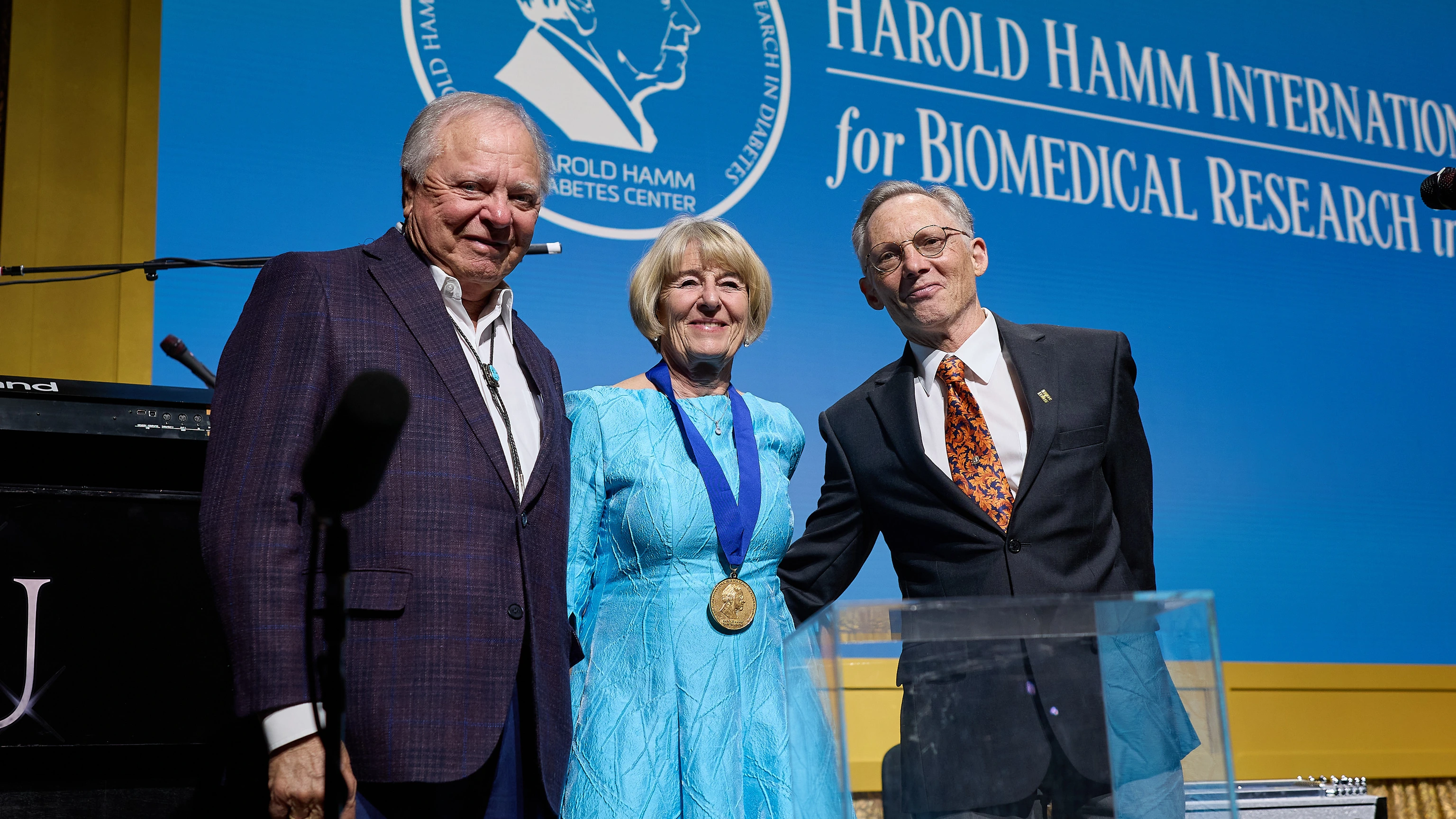 20251022_HHDC Cure Gala_092