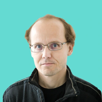 Porträt Juha Torkko 2000x2000 Cyan Setcard