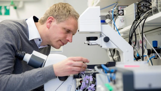 Matthias Meier im Lab, Pioneer Campus