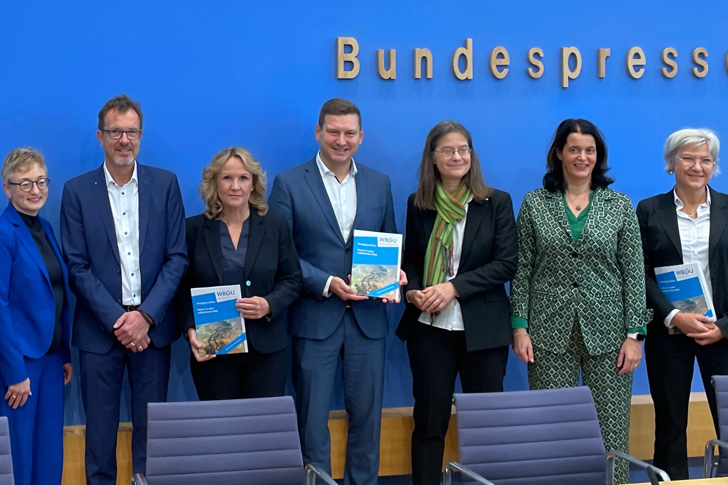 WBGU_Uebergabe_2024_Claudia Traidl-Hoffmann