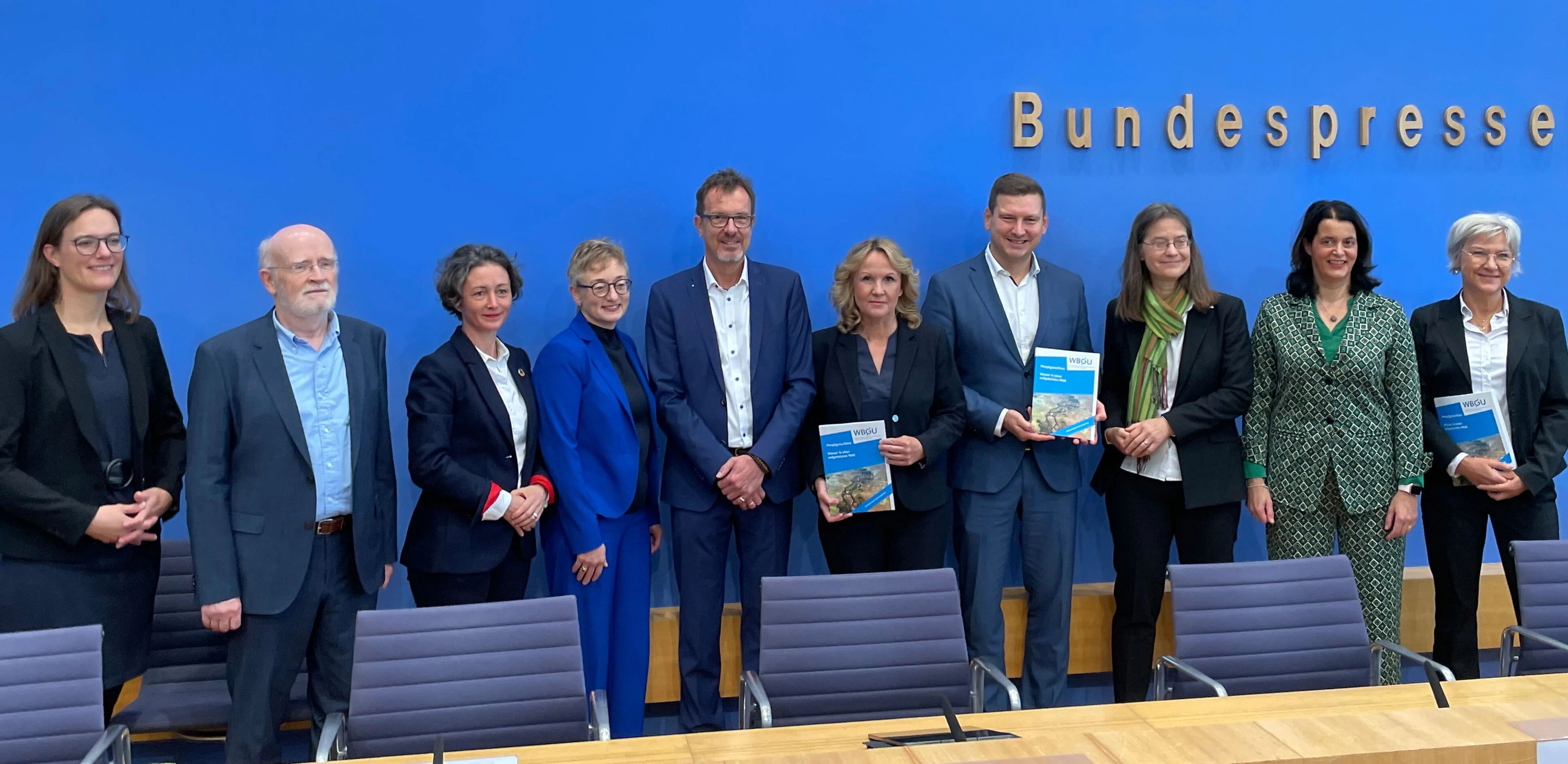 WBGU_Uebergabe_2024_Claudia Traidl-Hoffmann