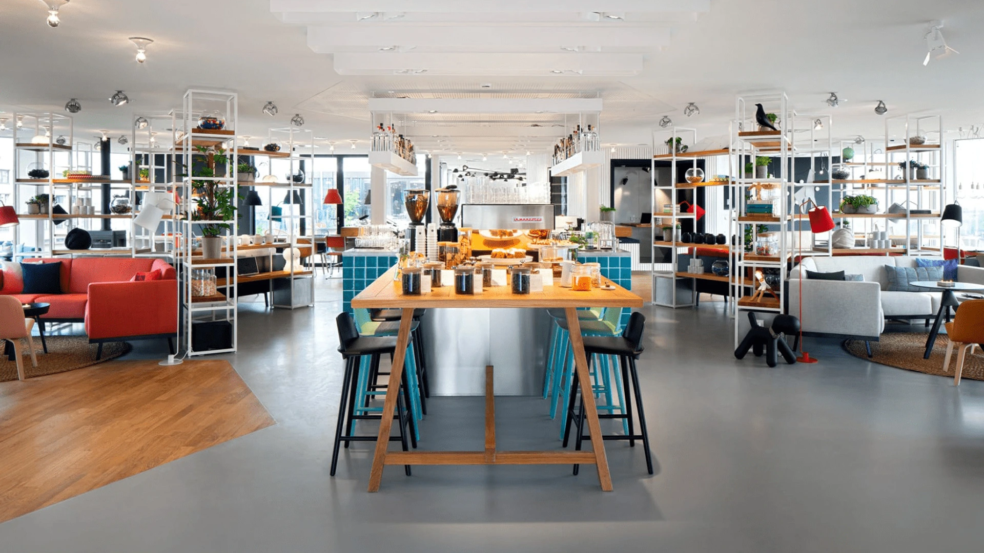 Im Amsterdamer Hotel "ZOKU" verschmelzen Lifestyle und Arbeit. Katja Thoring arbeitet hier regelmäßig an neuen Ideen. | © ewout huibers