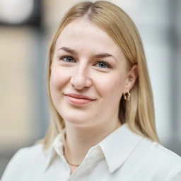 Med_Mitarbeiter_ Dorina_Loeffler