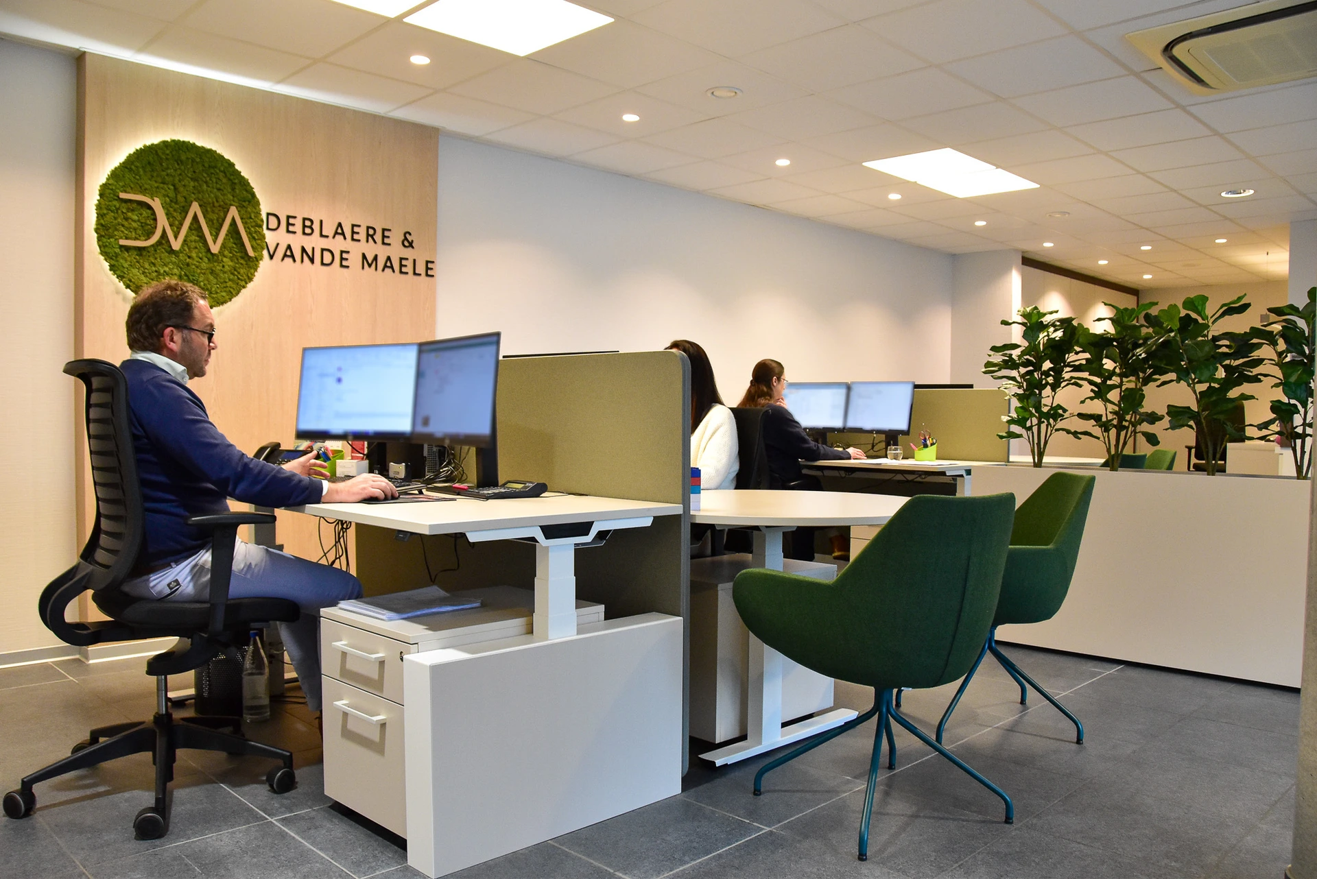 Kantoorrenovatie bij Deblaere & Vande Maele - Referentie Loff Kantoorinrichting (17)