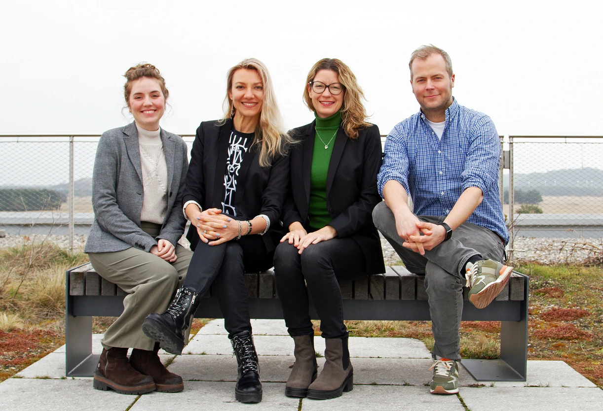 IMG_7183_Admin_Team_Outdoor_Seating 1