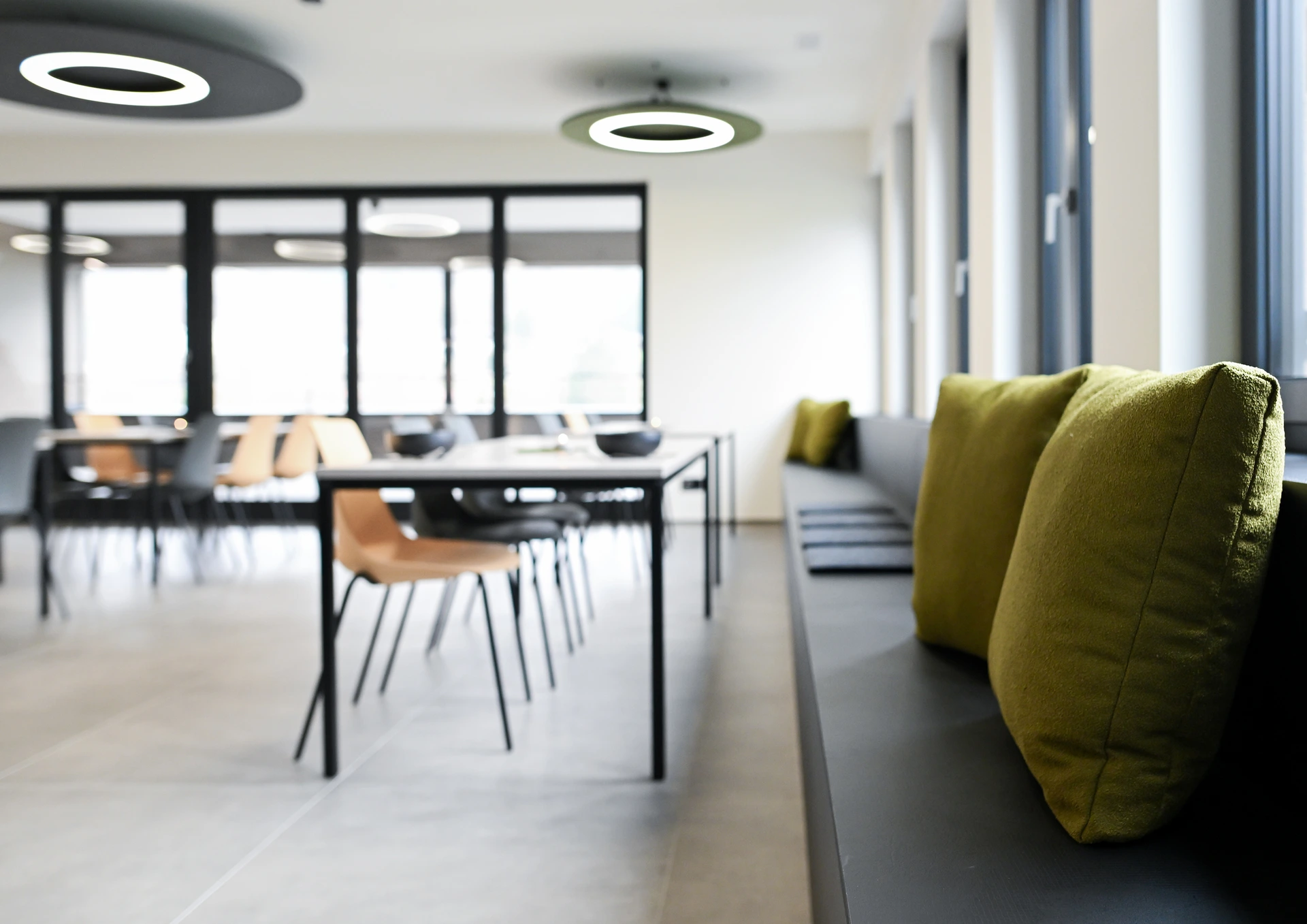PALMBERG BÜRO AXOVA © MELANIE DUCHENE DIE BILDER DUERFEN NUR FUER DIE BESPROCHENE VERWENDUNG GEBRAUCHT WERDEN, WEITERE NUTZUNGEN SIND MIT DER FOTOGRAFIN, MELANIE DUCHENE ABZUKLAEREN.