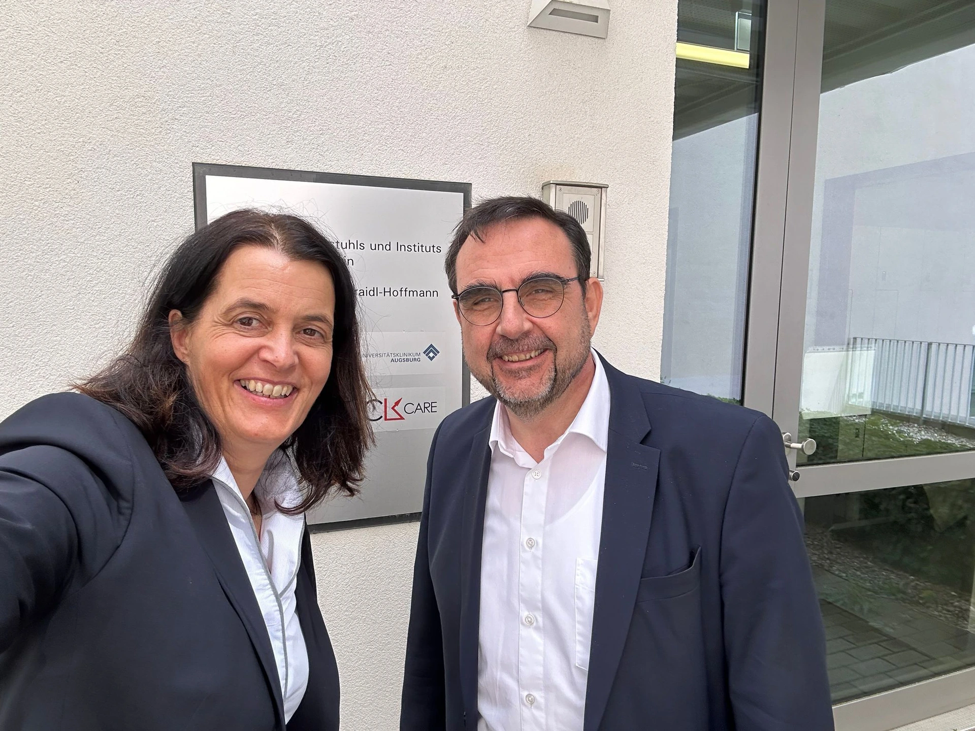 2024_04_18_Besuch Herr Holetschek in der Umweltmedizin _ Foto Prof. Claudia Traidl-Hoffmann PHOTO-2024-04-26-09-20-58