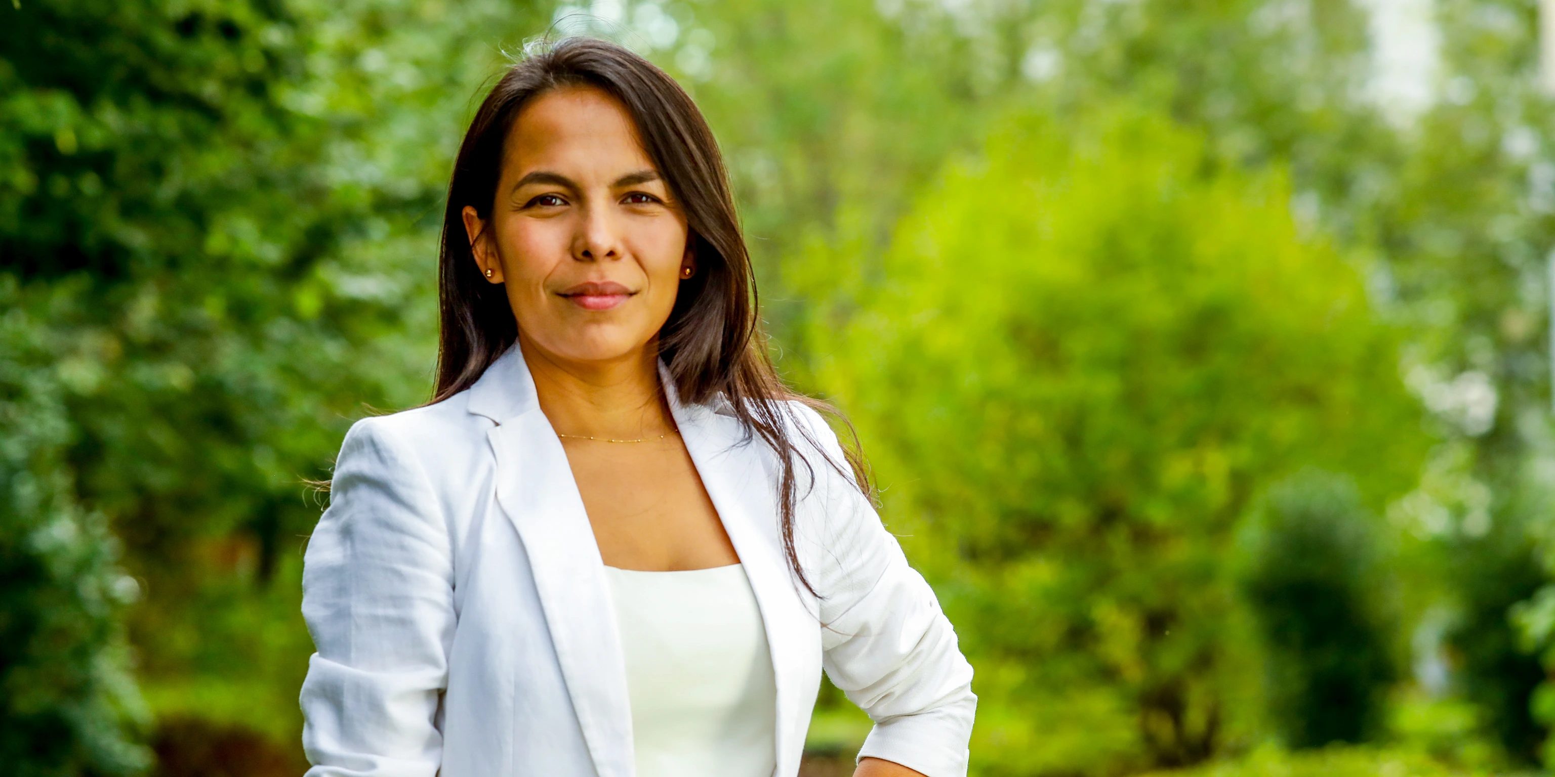 Dr. Isis E. Fernandez