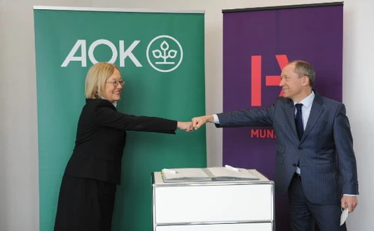 Helmholtz Munich - AOK Signing