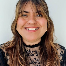 Portrait_selfie_Elizabeth_Gomez