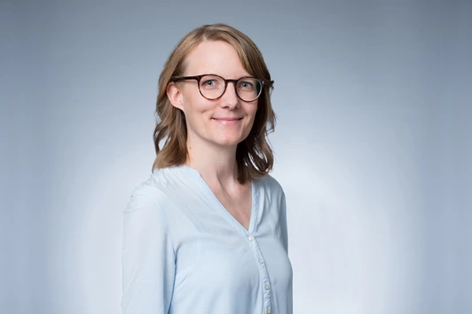 Porträt Julia Esser-von Bieren
