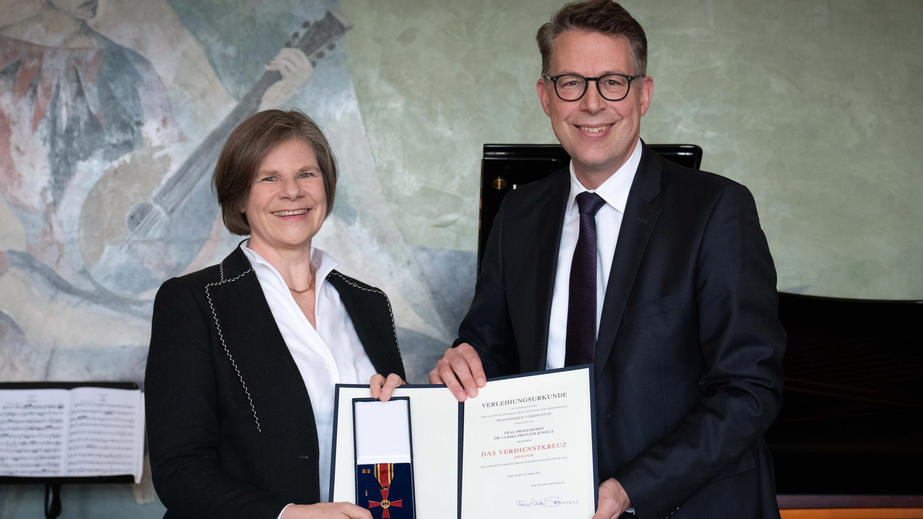 Prof. Ulrike Protzer erhält Bundesverdienstkreuz