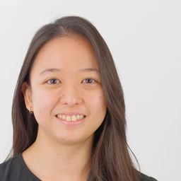 Porträt Eunike Setyono; Hintergrund: grau