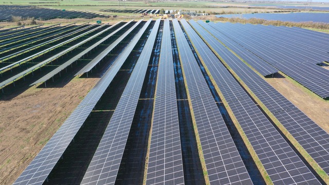 BayWa r.e. completes the sale of its Archidona solar farm in Malaga in Encavis' first investment in Spain