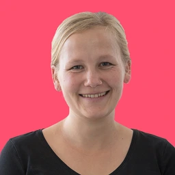 Katharina Ganß 2000x2000 Setcard MunichRed