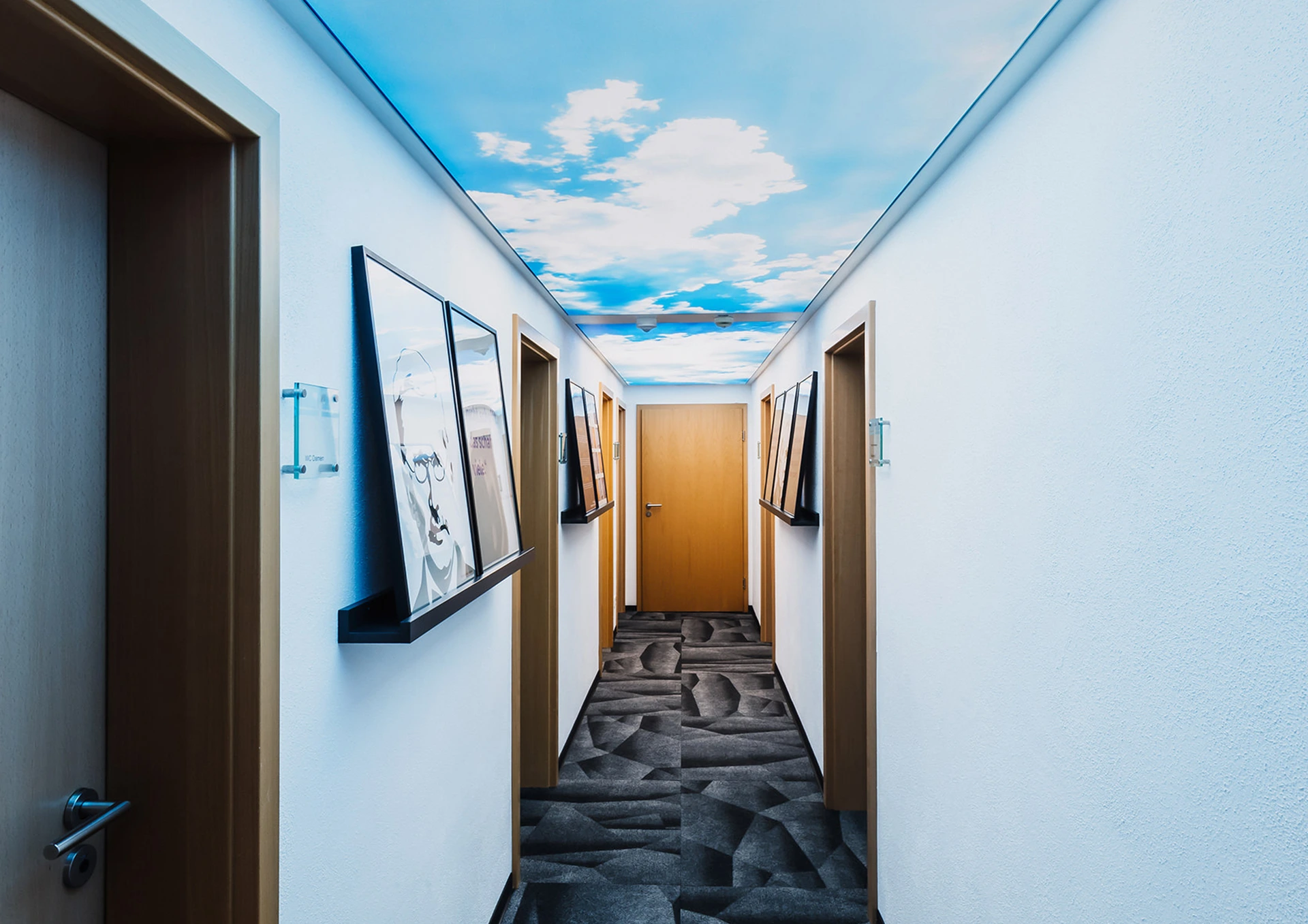 bsk-vr-bank-flur-himmel