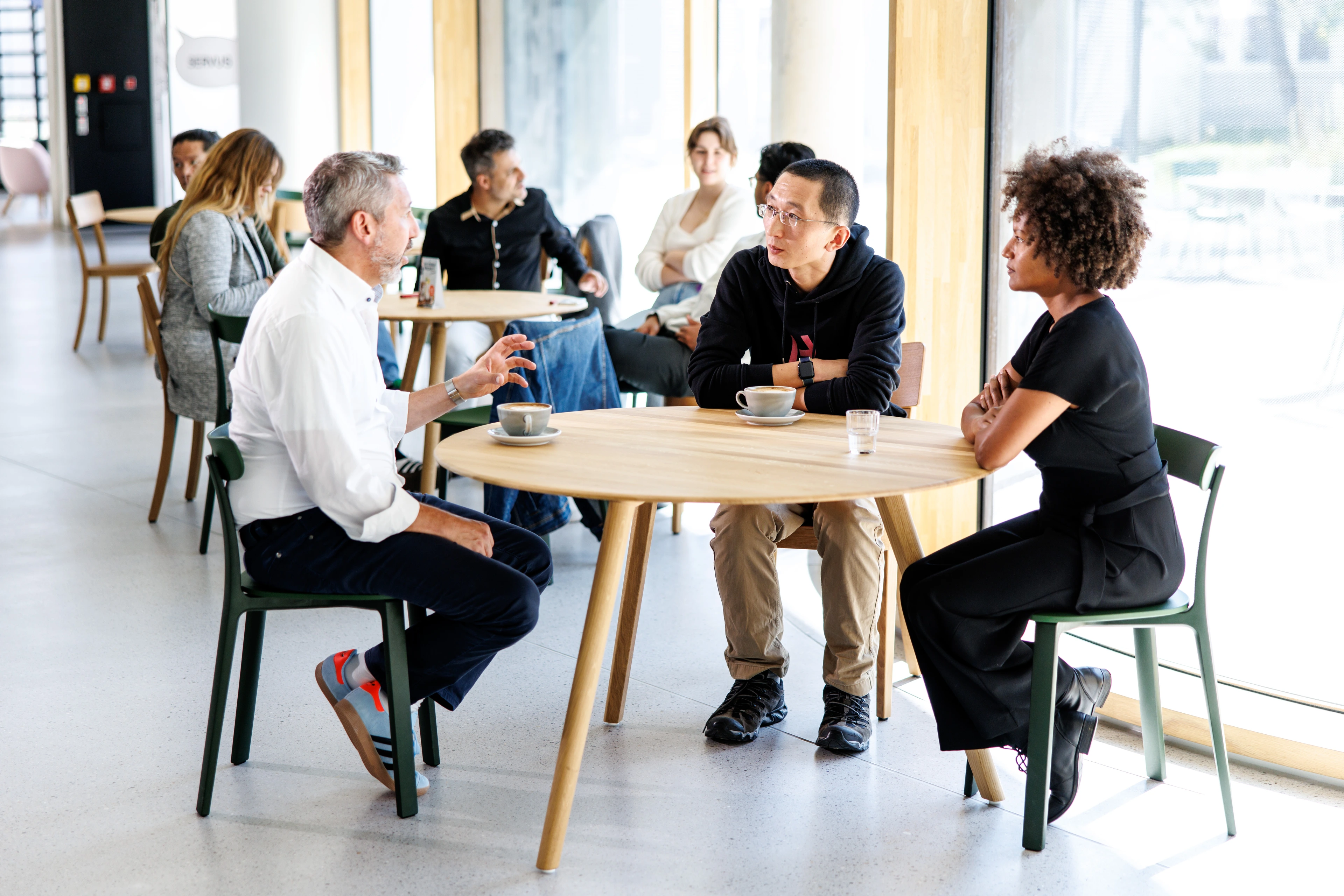 Mitarbeitende in HPC Cafeteria