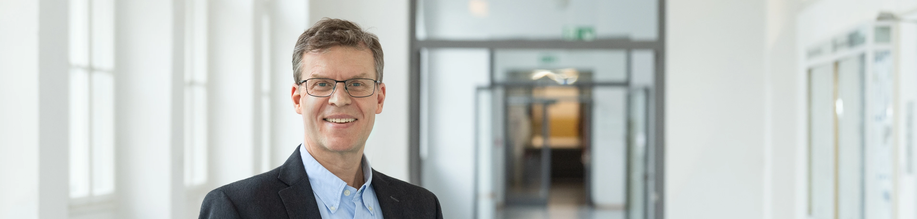 Prof. Dr. Matthias Hebrok