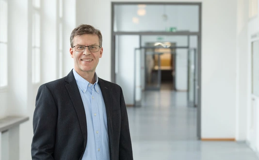Prof. Dr. Matthias Hebrok