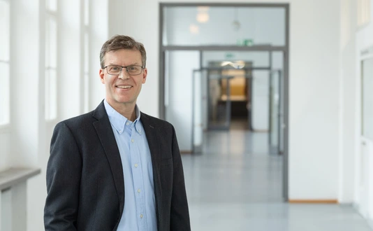 Prof. Dr. Matthias Hebrok