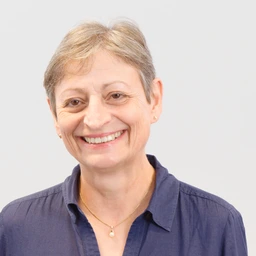 Porträt Elfriede Noessner; IMA; Hintergrund: grau