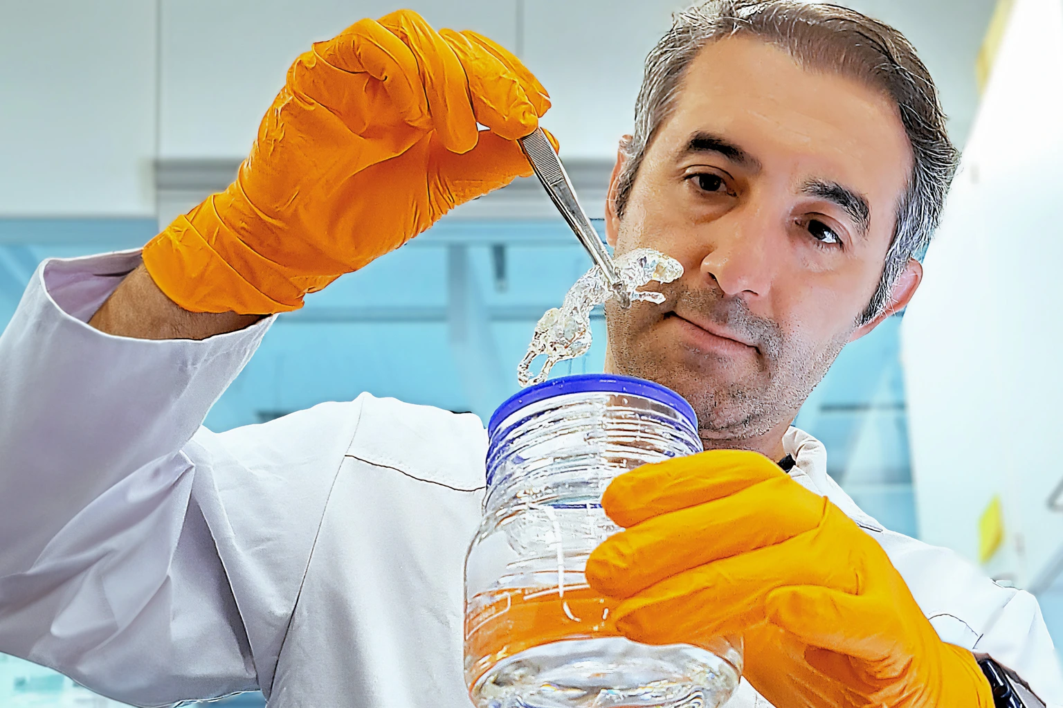 Ali Ertürk with transparent mouse