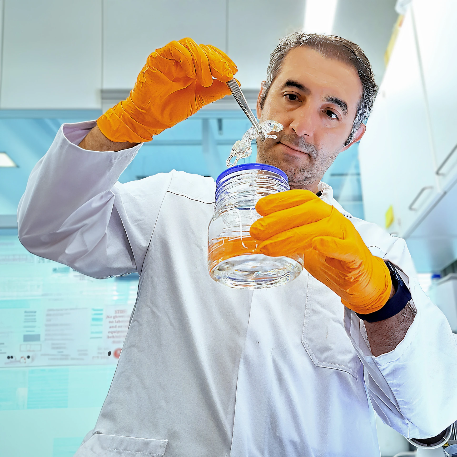 Ali Ertürk with transparent mouse