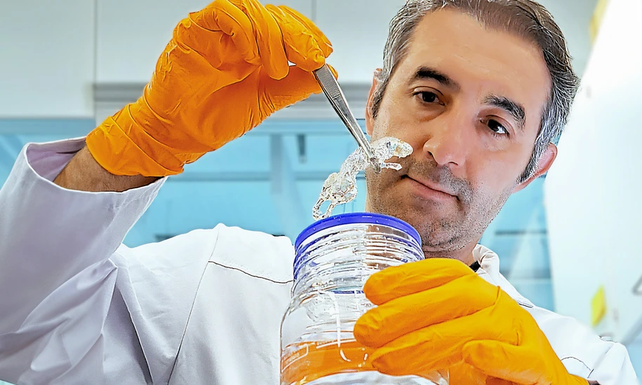 Ali Ertürk with transparent mouse