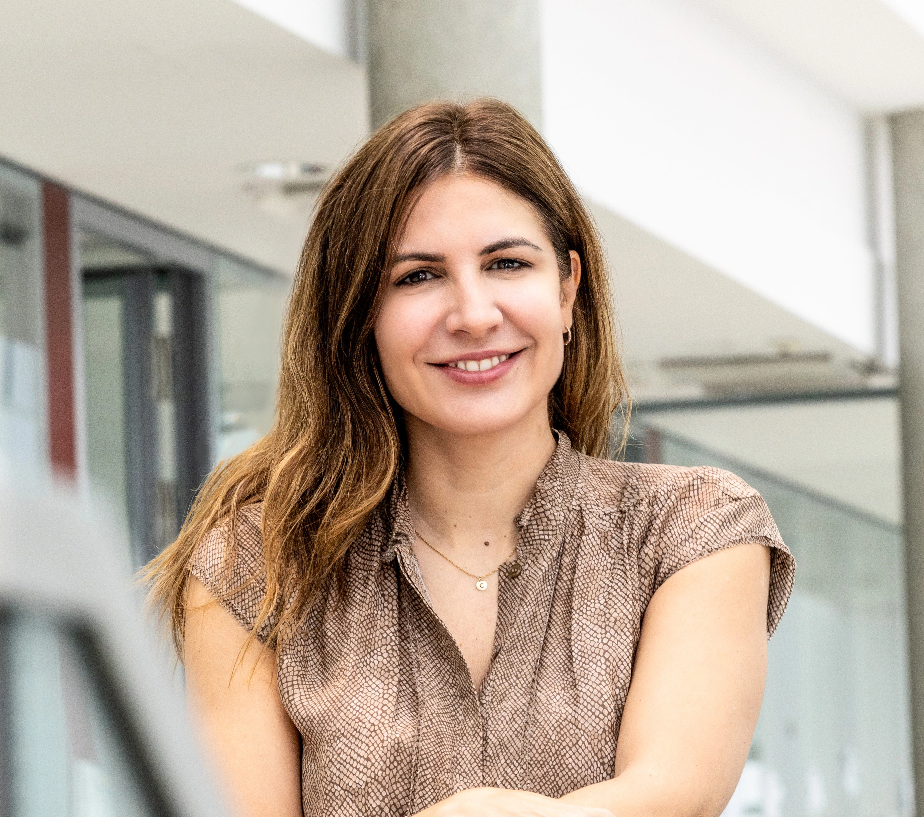 Prof. Dr. Cristina García Cáceres, W2 Professor of Neuroendocrinology of Systems Metabolism at the Faculty of Medicine of Ludwig-Maximilians-Universität München (LMU) and the Helmholtz Munich.