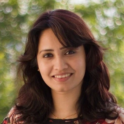 Porträt_Naz_Akhila