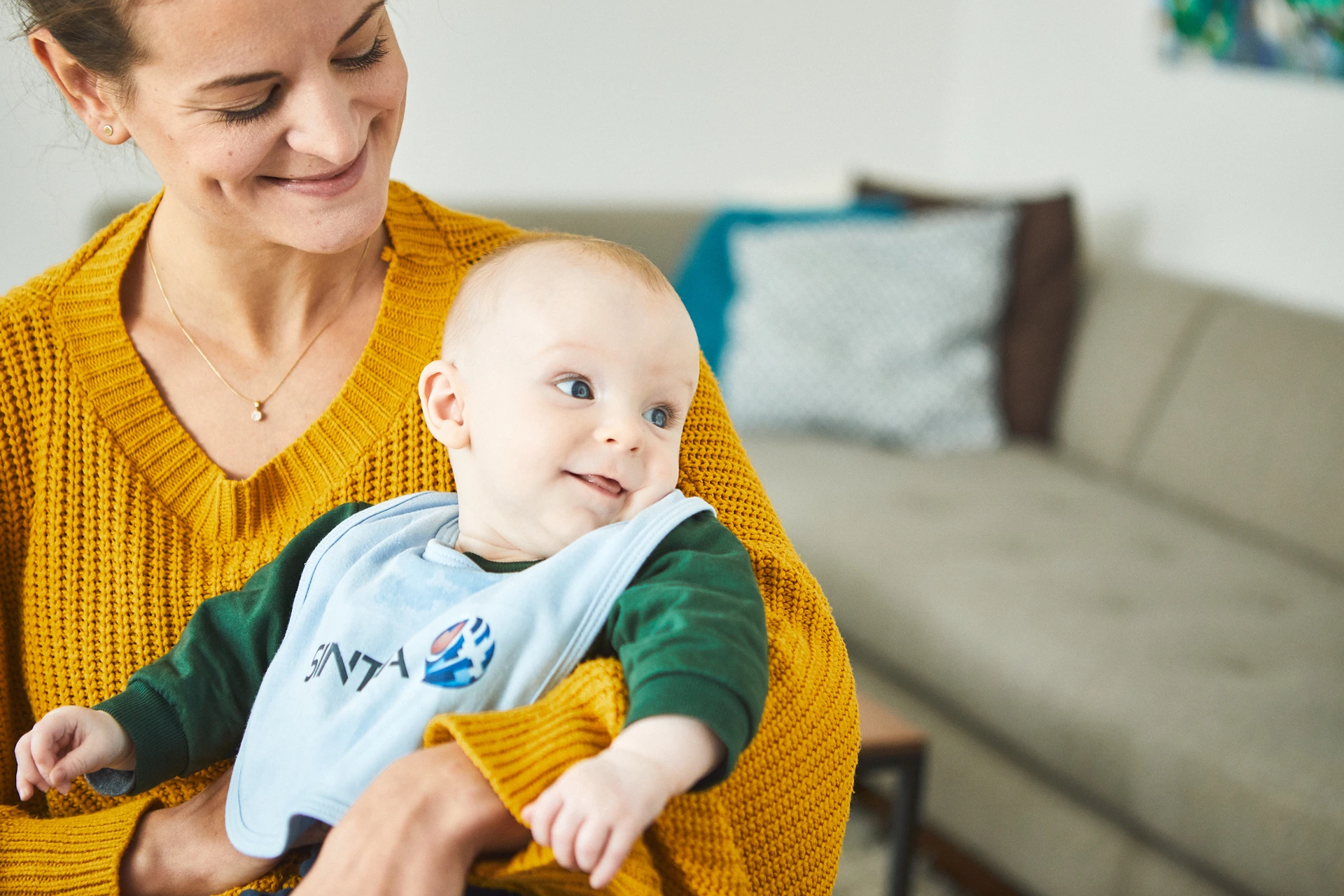 SINT1A Kind mit Baby Andreas Pfohl, NOZY Films GmbH