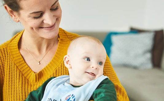 SINT1A Kind mit Baby Andreas Pfohl, NOZY Films GmbH