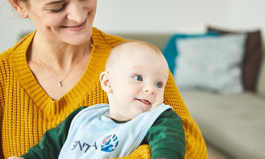 SINT1A Kind mit Baby Andreas Pfohl, NOZY Films GmbH