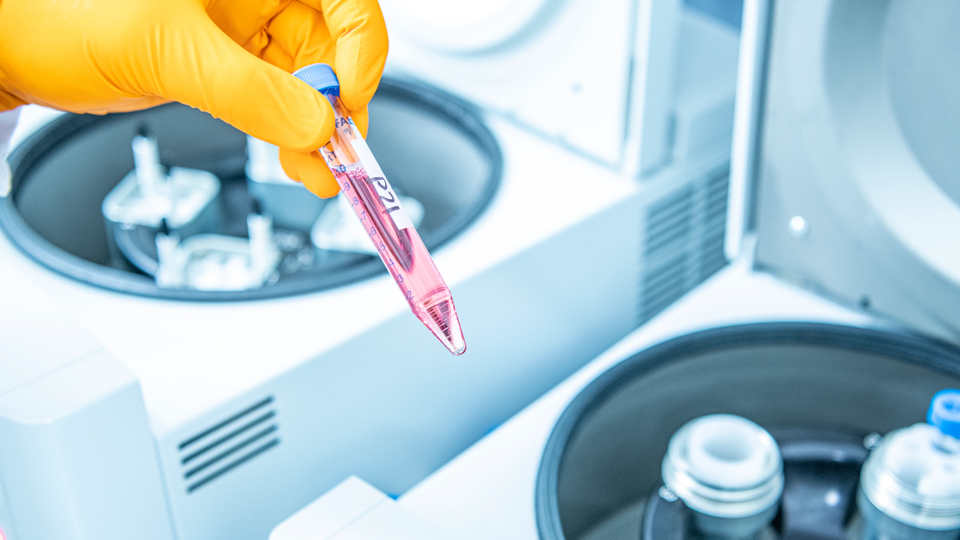 IDO Labor Gelber Handschuh