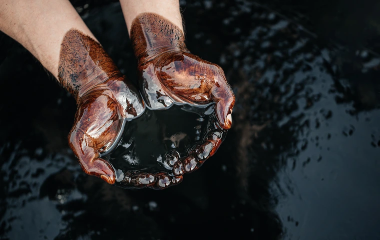 Crude Oil, Verbrennungsrückstände Dieselschiffe
