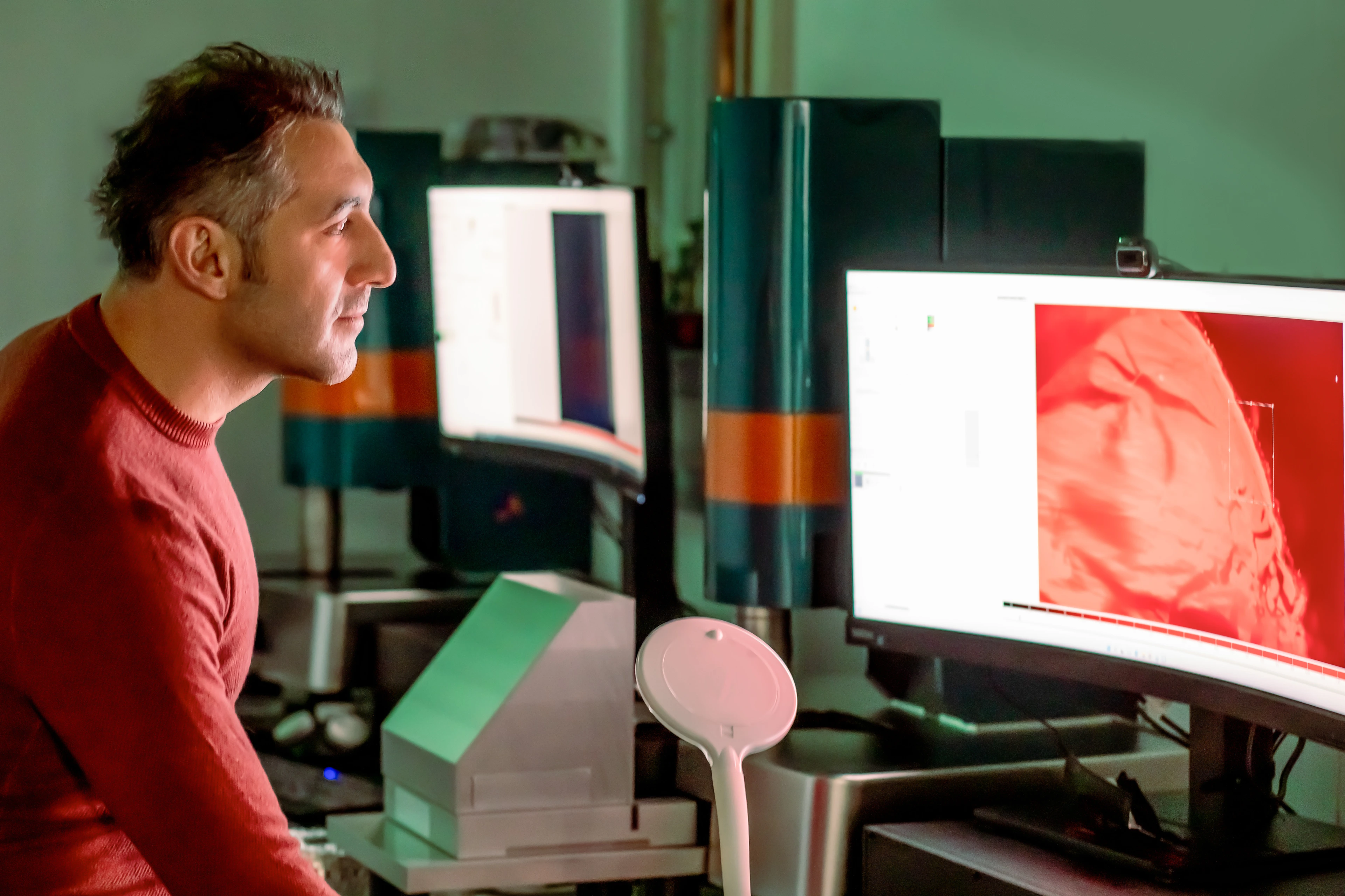 Ali Ertürks vision is to revolutionize our understanding of complex biological systems and diseases through innovative imaging and analysis techniques.