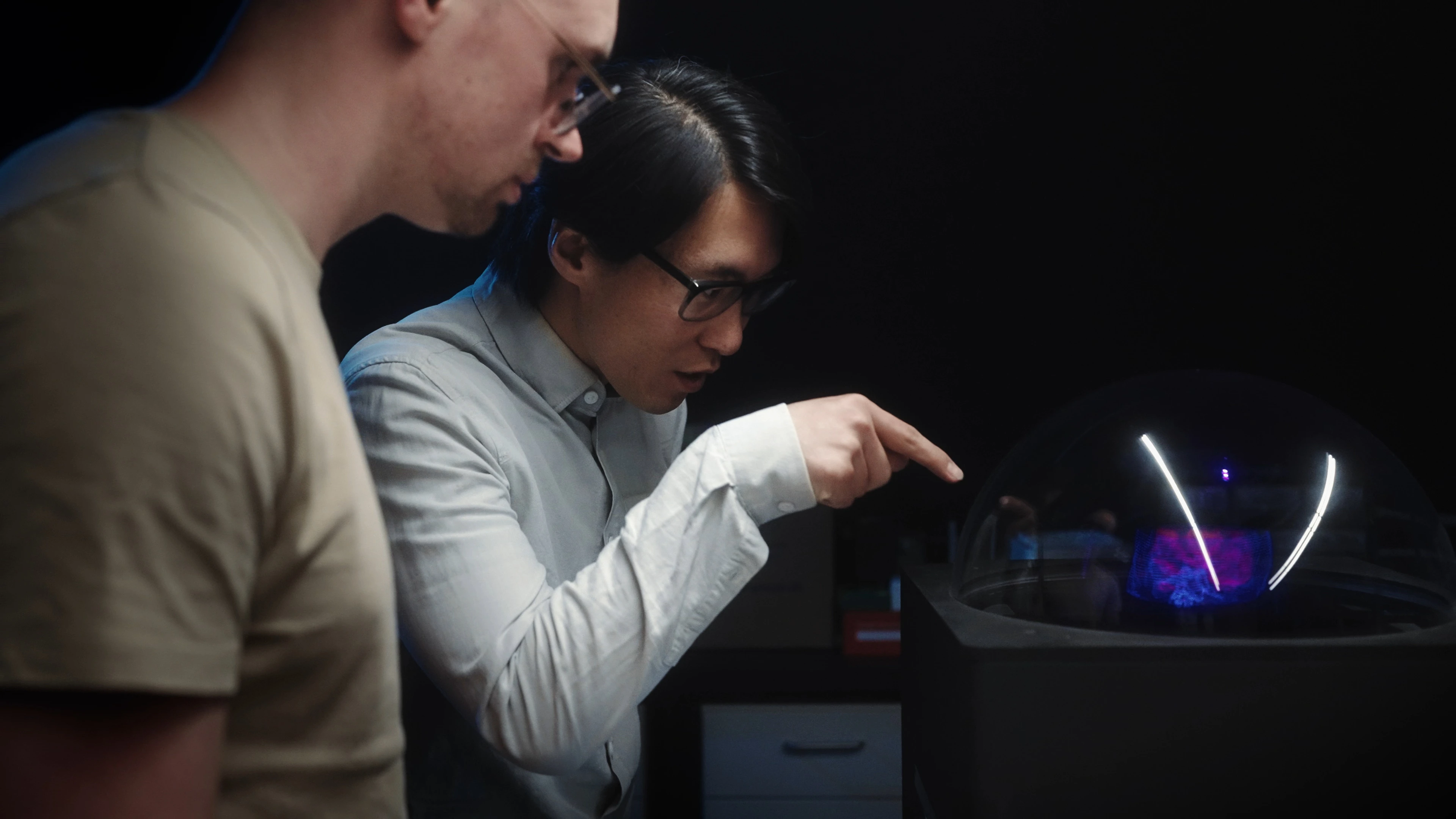 Jian Cui in the laboratory