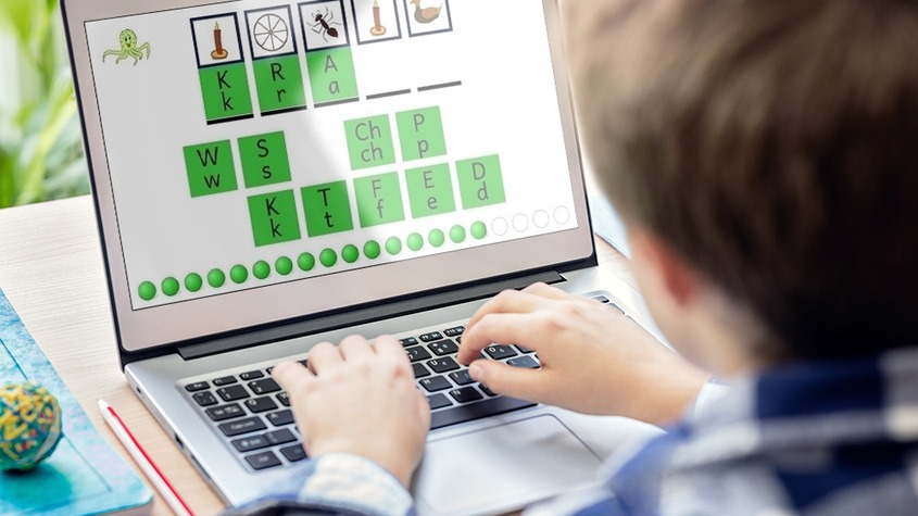 lese-rechtschreib-foerderung-zuhause-laptop