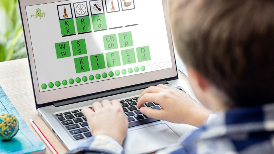 lese-rechtschreib-foerderung-zuhause-laptop