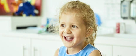 lachendes-kind-institut-fotoshooting-nozy-andreas pfohl-220727_0299