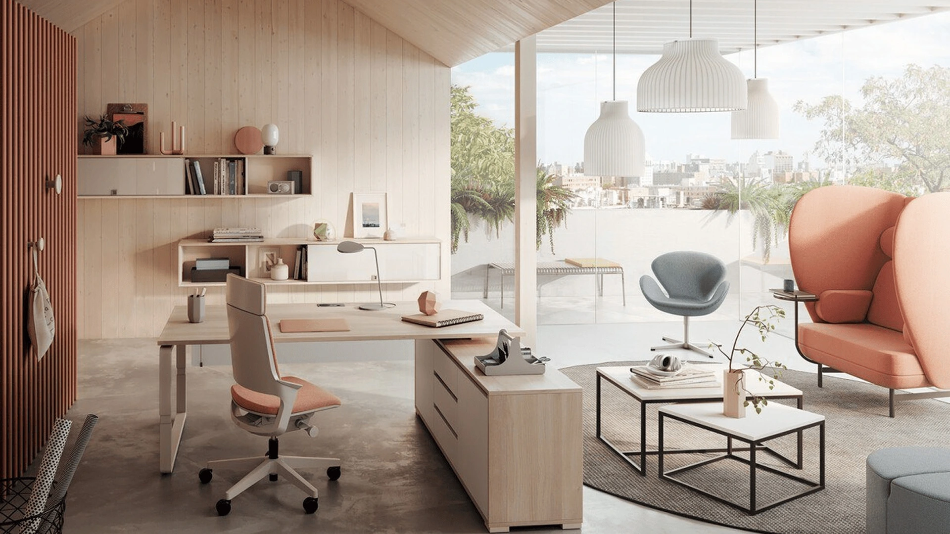 Helles Büro mit Holzwand, Schreibtisch, Drehstuhl und Lounge-Sofa als PALMBERG-Möbel