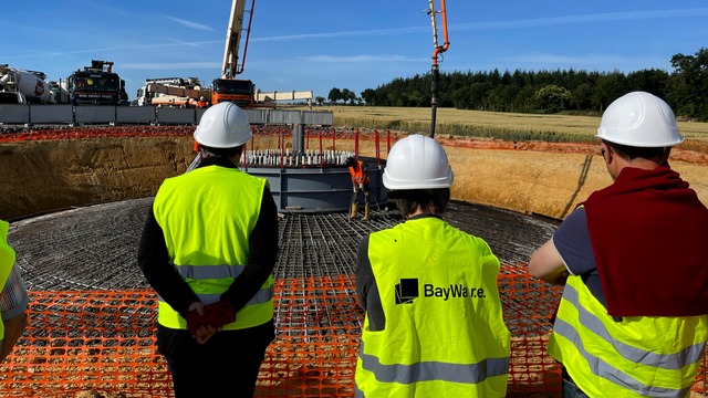 Visite des élus sur le chantier éolien de Grande Lande