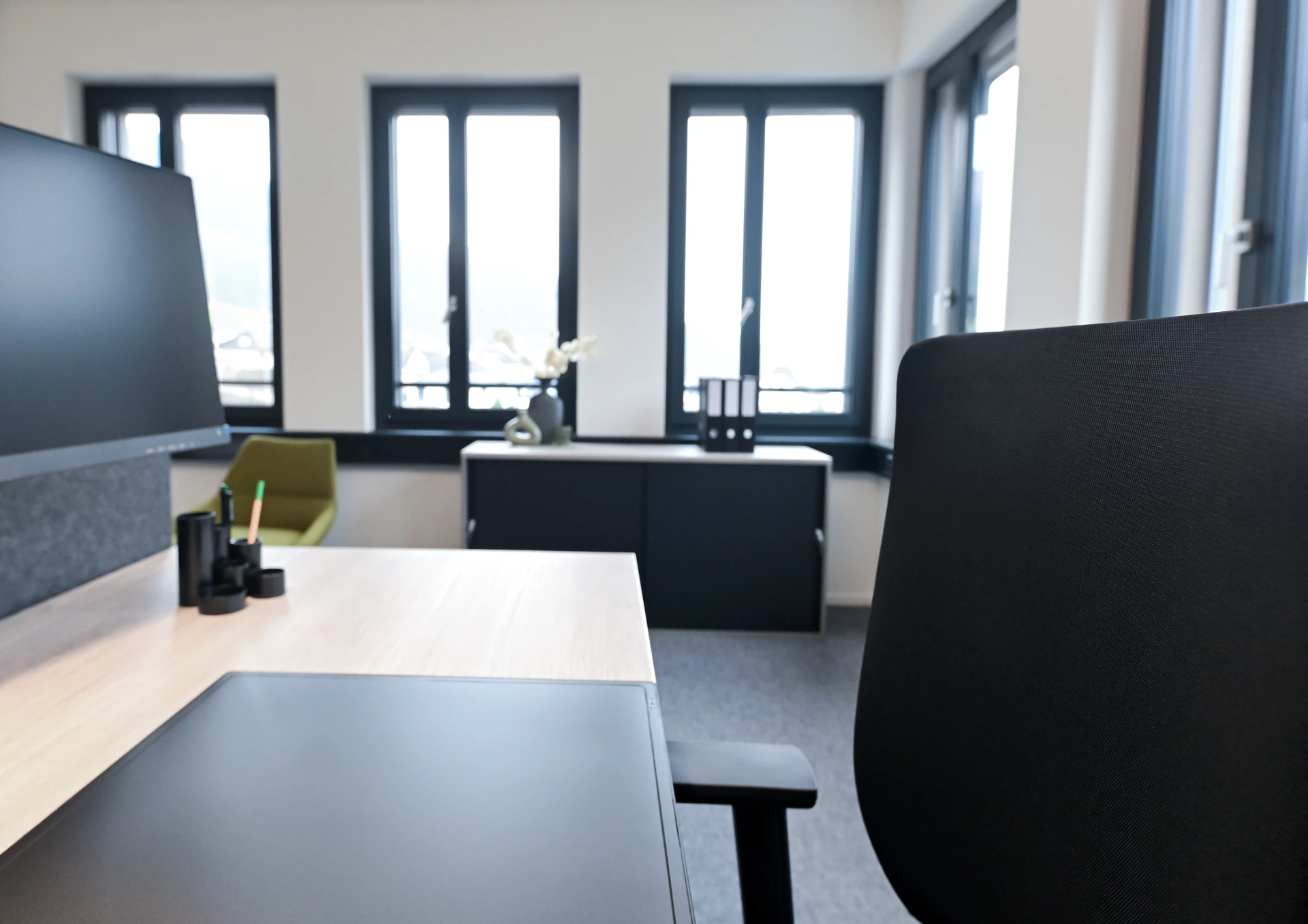 PALMBERG BÜRO AXOVA © MELANIE DUCHENE DIE BILDER DUERFEN NUR FUER DIE BESPROCHENE VERWENDUNG GEBRAUCHT WERDEN, WEITERE NUTZUNGEN SIND MIT DER FOTOGRAFIN, MELANIE DUCHENE ABZUKLAEREN.