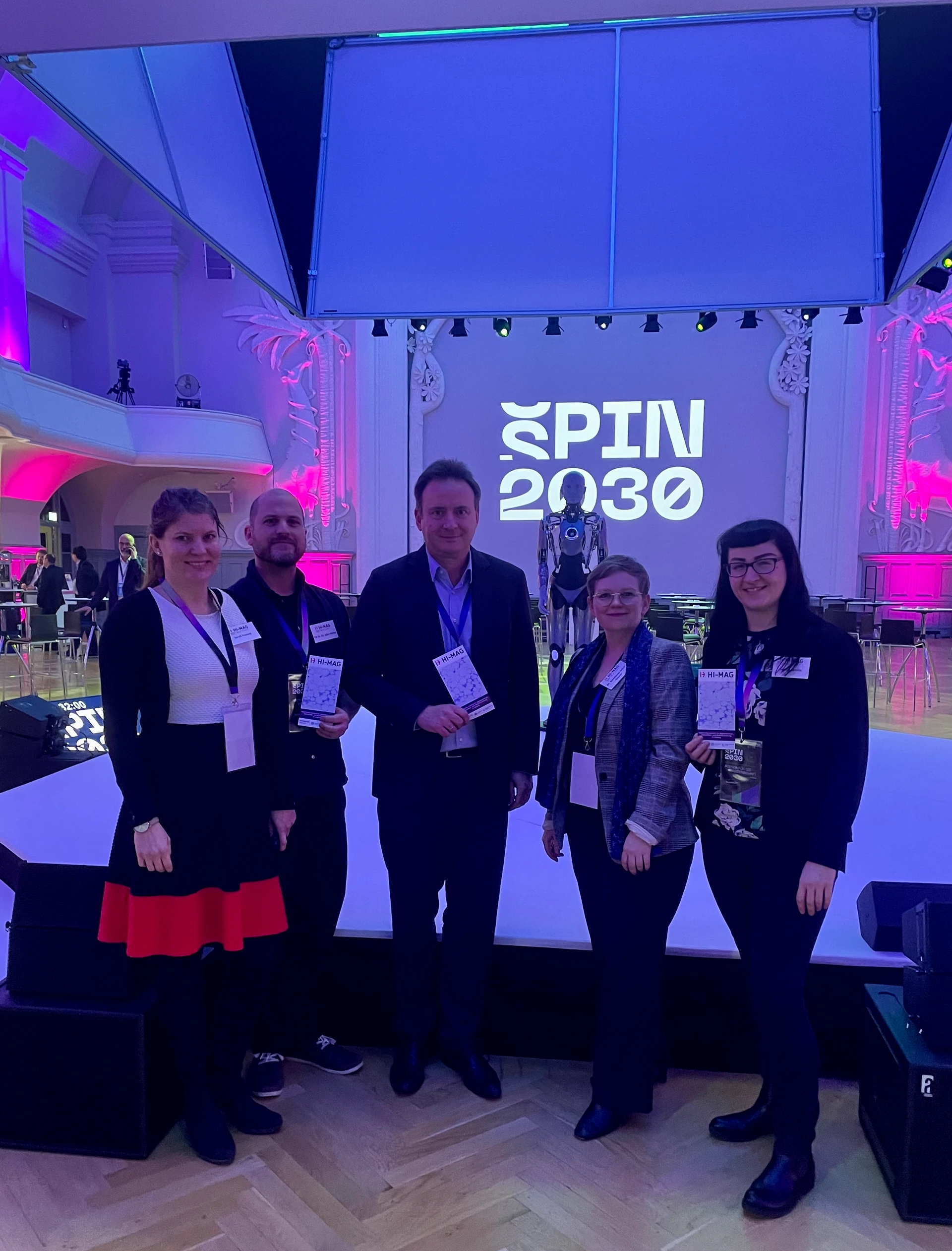 Gruppenfoto HI-MAG auf der SPIN2030