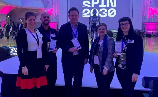 Gruppenfoto HI-MAG auf der SPIN2030