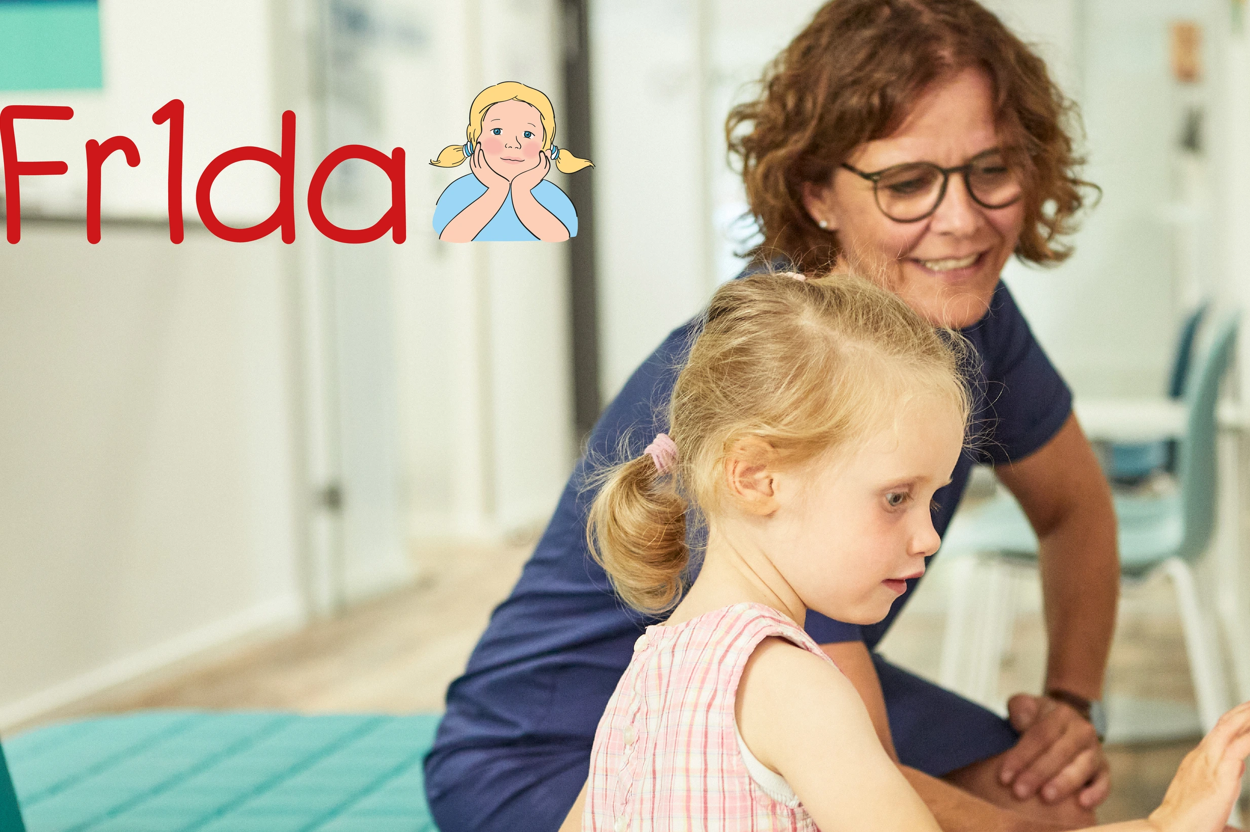 kind-spielt-institut-fotoshooting-nozy-andreas pfohl-220727_0587 mit Logofr1da