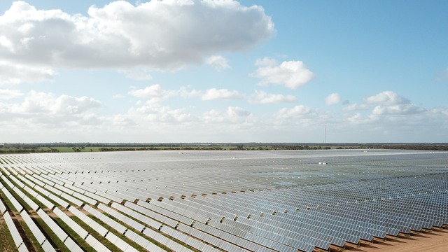 Australian solar farm Yatpool now supplying green energy
