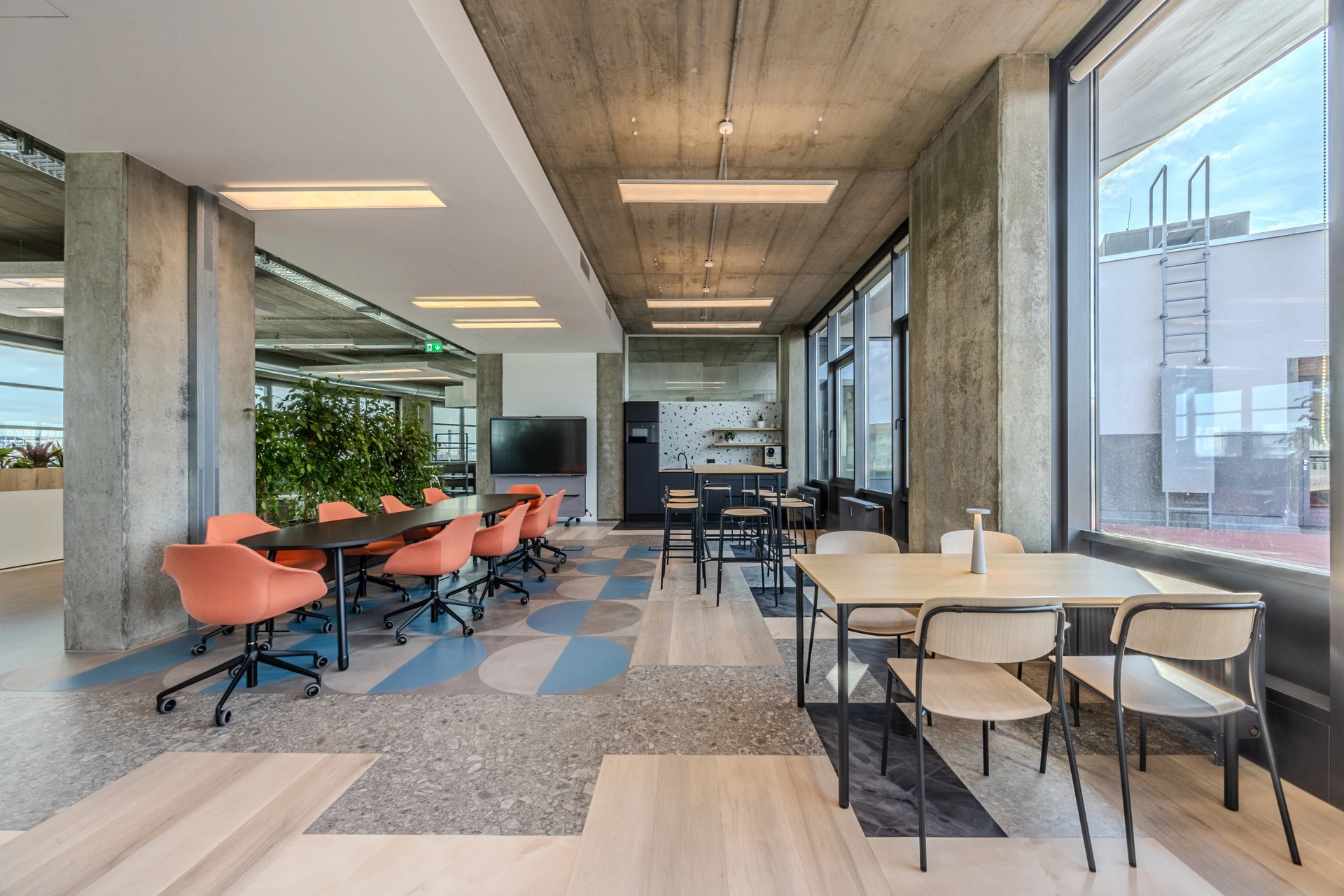 Designflooring_Ambiente_Cafe; ; Sichtbeton, werbefotograf nikita kulikov